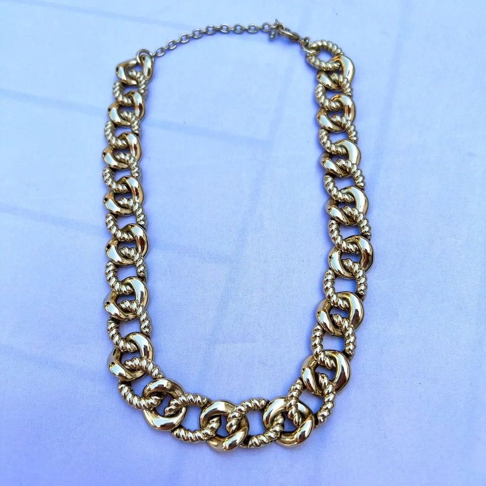 Vintage NAPIER Gold Tone Link Necklace - Picture 3 of 6